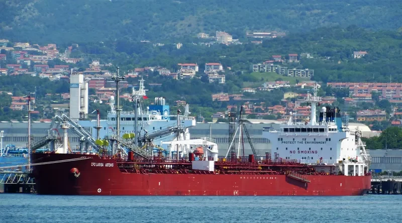 ARTEMIS Tanker IMO 9305532 photo 2