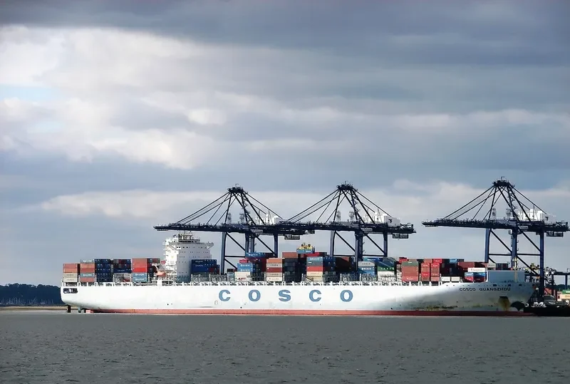 COSCO GUANGZHOU Container Ship IMO 9305570 photo 3