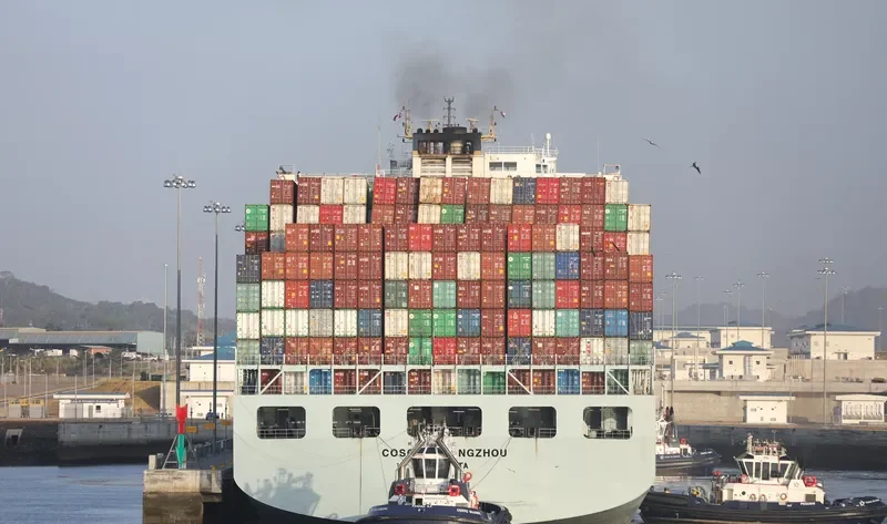 COSCO GUANGZHOU Container Ship IMO 9305570 photo 4