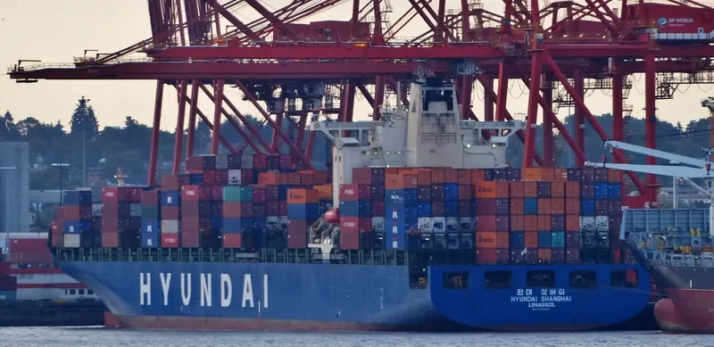 HYUNDAI SHANGHAI Container Ship IMO 9305647 photo 5