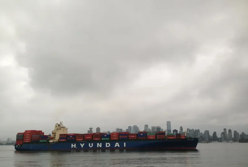 HYUNDAI SHANGHAI Container Ship IMO 9305647 photo 8