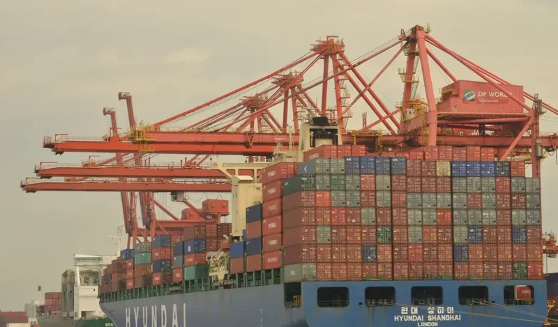 HYUNDAI SHANGHAI Container Ship IMO 9305647 photo 9