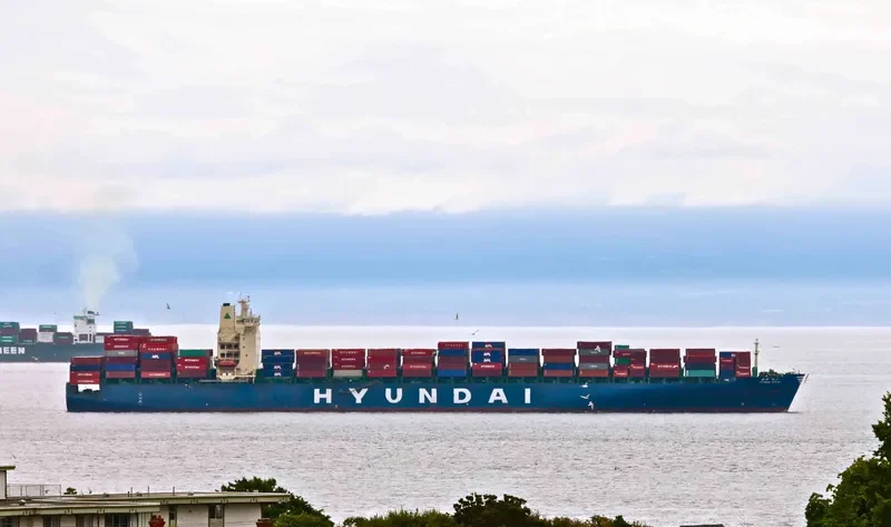 HYUNDAI BUSAN Container Ship IMO 9305659 photo 7