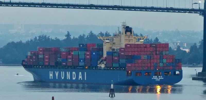 HYUNDAI BUSAN Container Ship IMO 9305659 photo 9