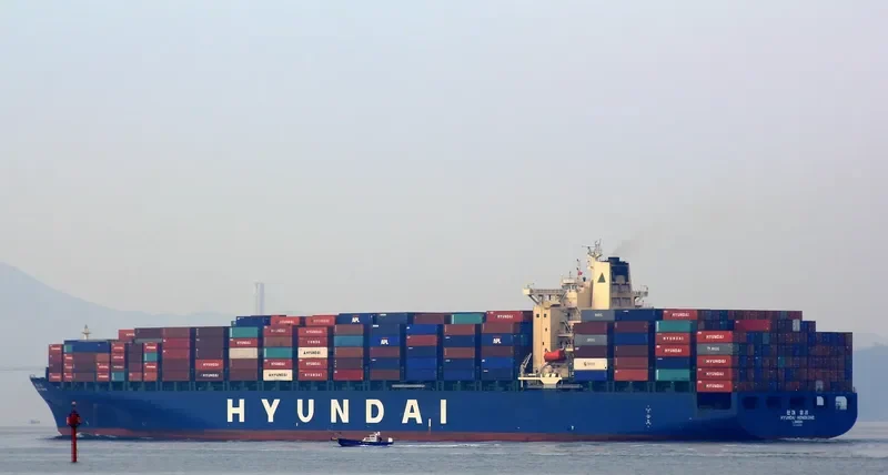 HYUNDAI HONGKONG Container Ship IMO 9305661 photo 10