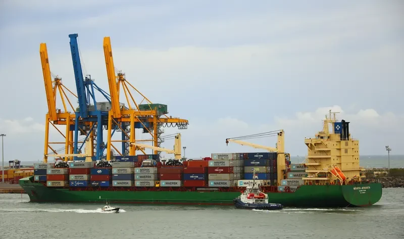 MERATUS JAYAKARTA Container Ship IMO 9305879 photo 3