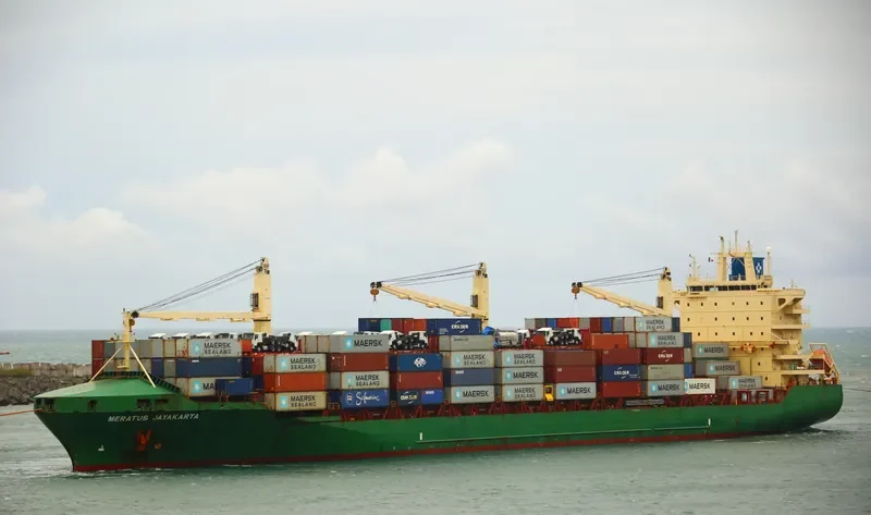 MERATUS JAYAKARTA Container Ship IMO 9305879 photo 4