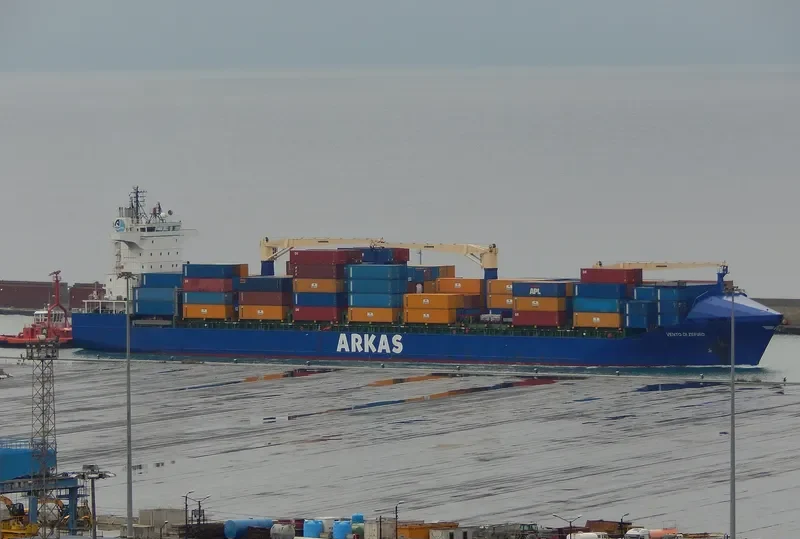 VENTO DI ZEFIRO Container Ship IMO 9305893
