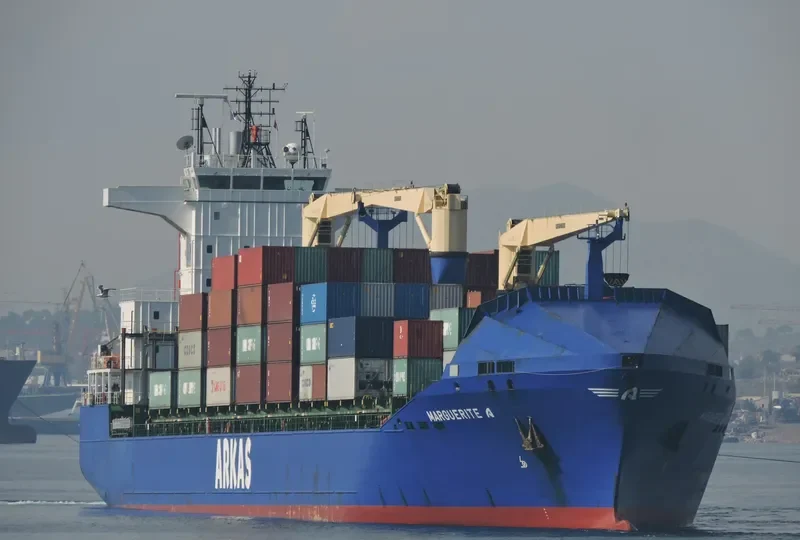 VENTO DI ZEFIRO Container Ship IMO 9305893 photo 5