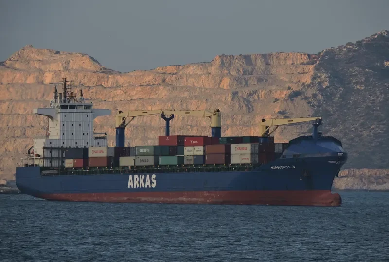VENTO DI ZEFIRO Container Ship IMO 9305893 photo 8