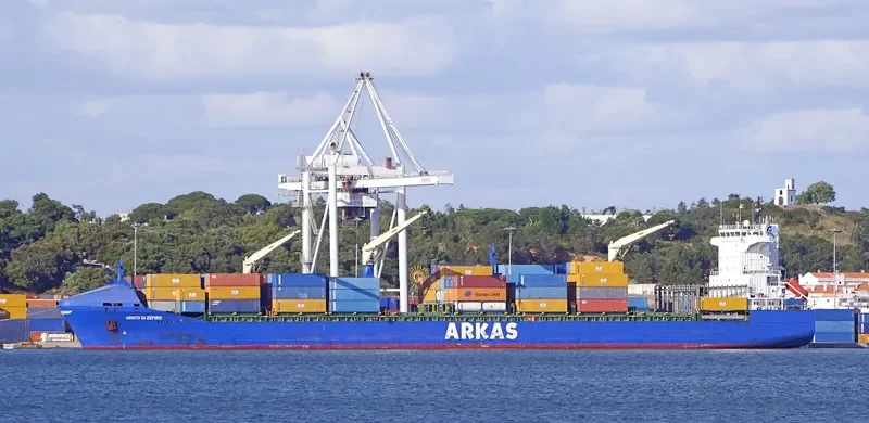VENTO DI ZEFIRO Container Ship IMO 9305893 photo 10