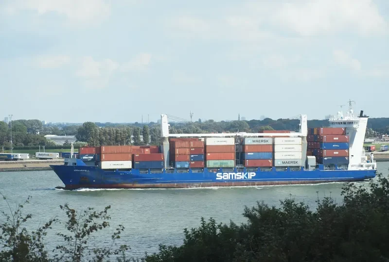 ARNARFELL Container Ship IMO 9306005 photo 2