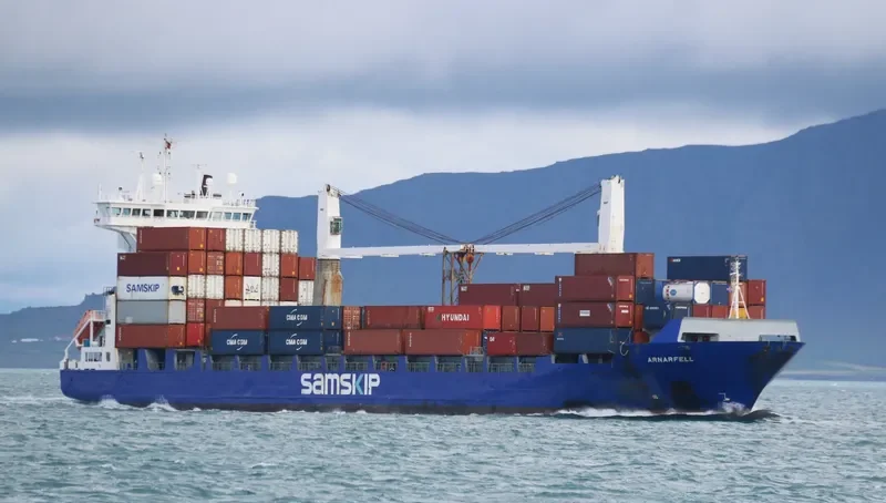 ARNARFELL Container Ship IMO 9306005 photo 4
