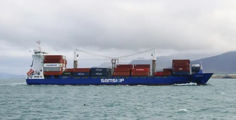 ARNARFELL Container Ship IMO 9306005 photo 5