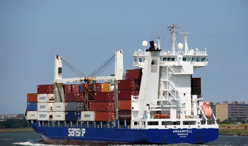 ARNARFELL Container Ship IMO 9306005 photo 6
