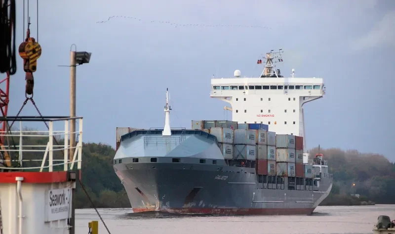 CALISTO Container Ship IMO 9306067 photo 5