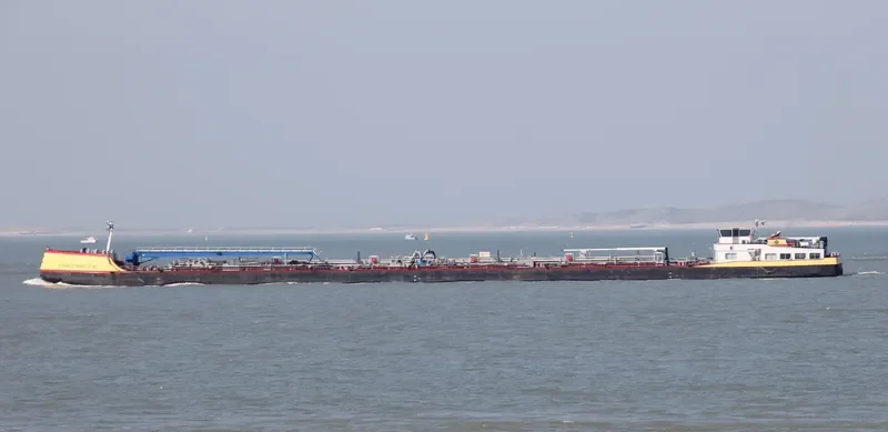 TANZANITE Tanker IMO 9306122 photo 9