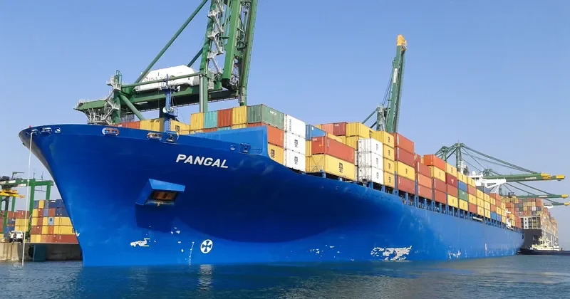 EMIRATES WAFA Container Ship IMO 9306160 photo 5