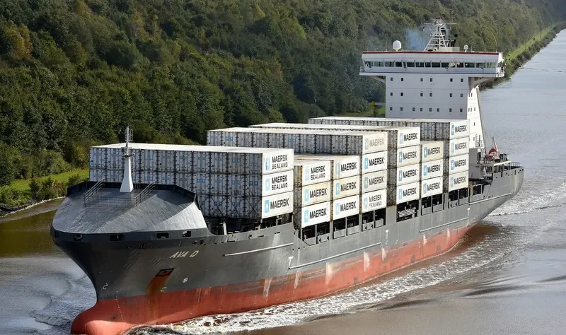 AVA D Container Ship IMO 9306225 photo 4