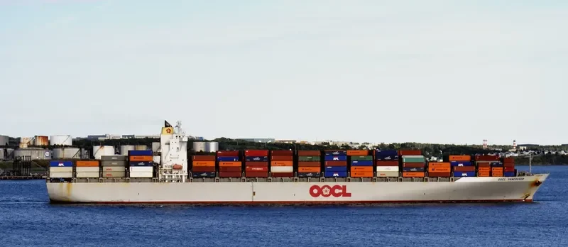 OOCL VANCOUVER Container Ship IMO 9306990 photo 8