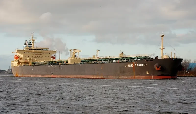 LR1 CARRIER Tanker IMO 9307102 photo 2
