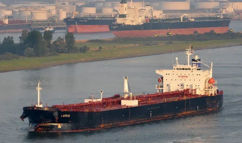 LARVIK Tanker IMO 9307346