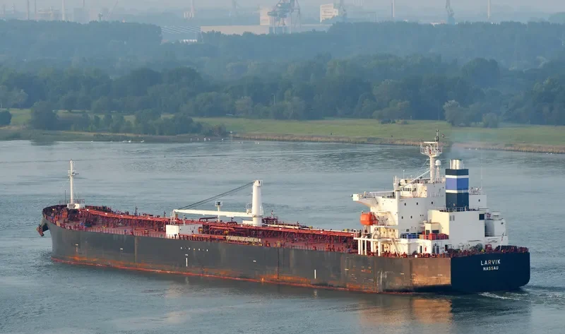 LARVIK Tanker IMO 9307346 photo 2