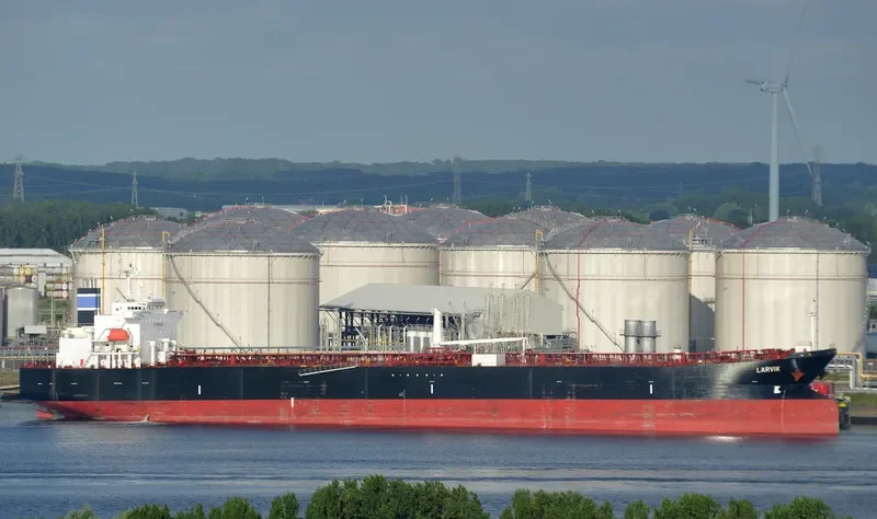 LARVIK Tanker IMO 9307346 photo 5