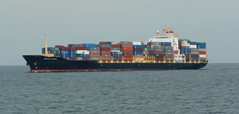 KOTA KAMIL Container Ship IMO 9307413 photo 2