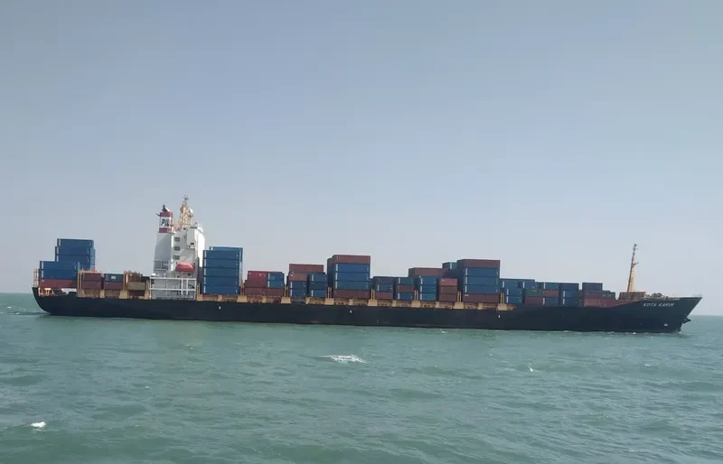 KOTA KARIM Container Ship IMO 9307425 photo 3