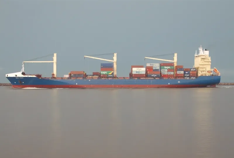 BOMAR RESOLVE Container Ship IMO 9307839 photo 3