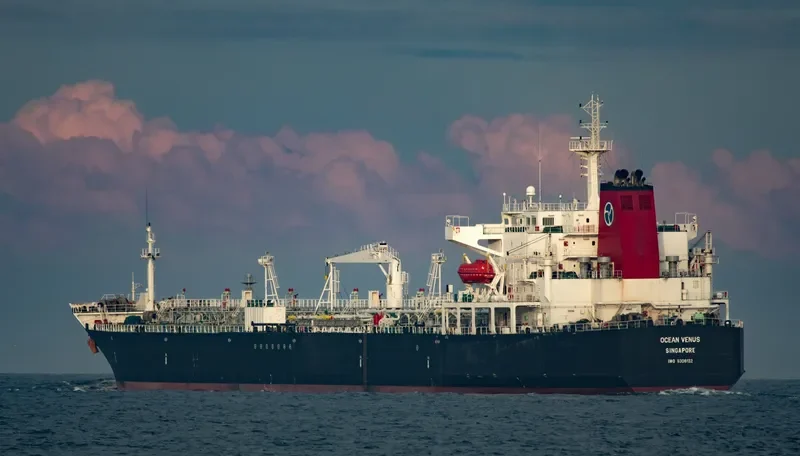 OCEAN VENUS Tanker IMO 9308132 photo 7