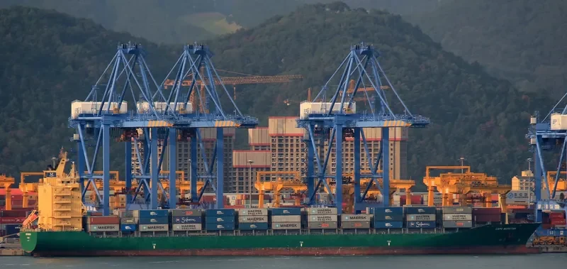 CAPE MORETON Container Ship IMO 9308405 photo 10