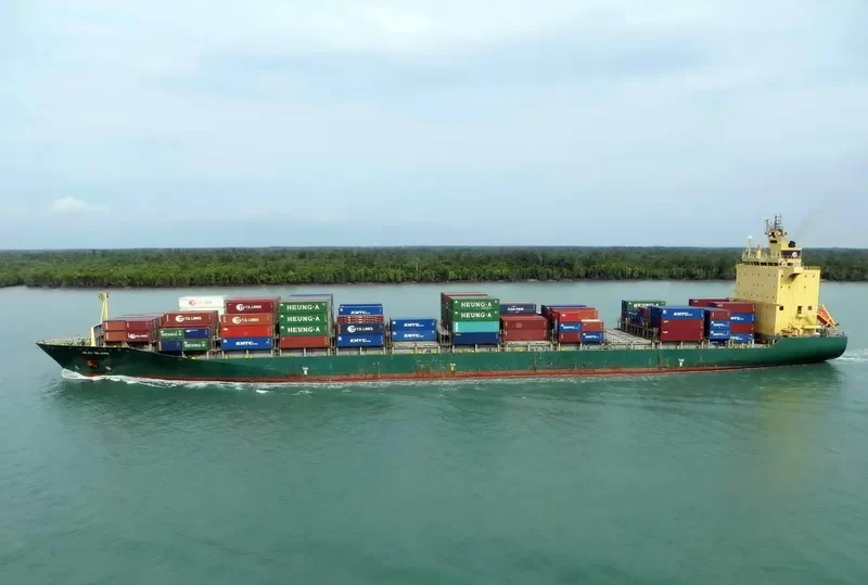 JEJU ISLAND Container Ship IMO 9308417 photo 2