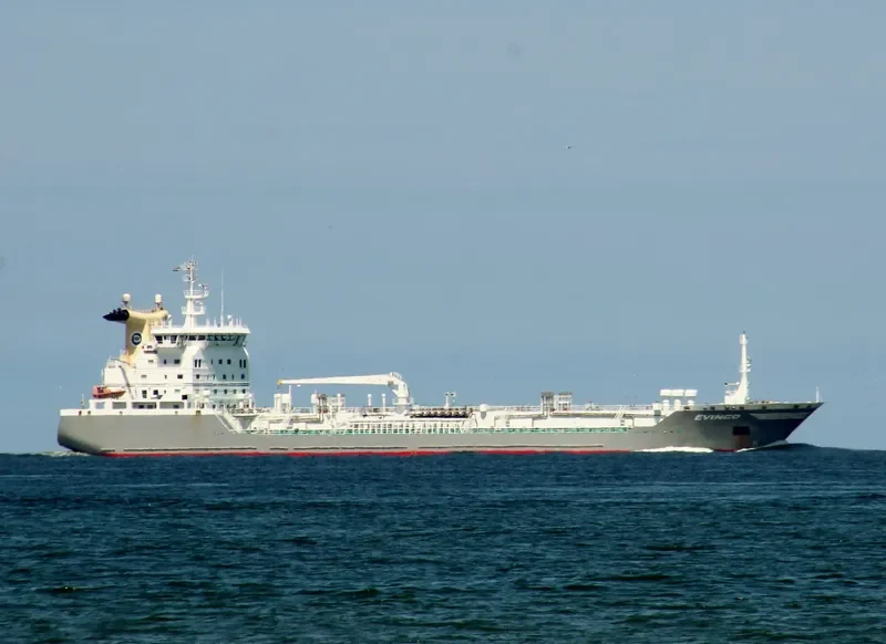 EVINCO Tanker IMO 9308546 photo 7