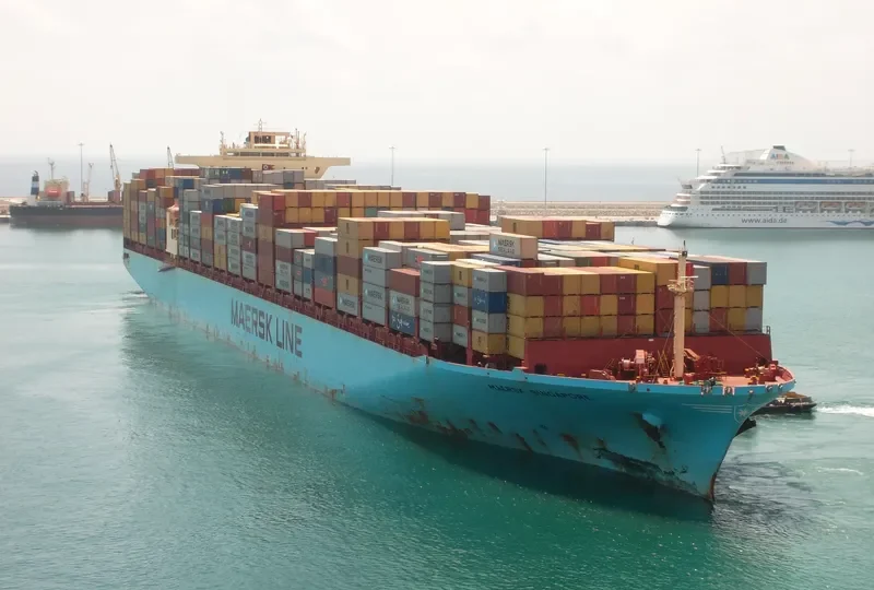 MAERSK SINGAPORE Container Ship IMO 9308649 photo 8