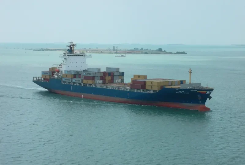 XUTRA BHUM Container Ship IMO 9308675 photo 2