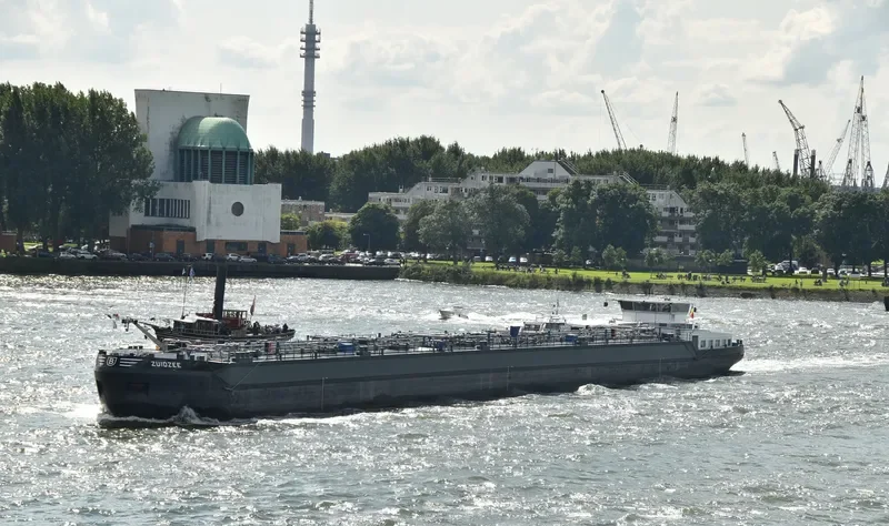 ZUIDZEE Tanker IMO 9309057 photo 3