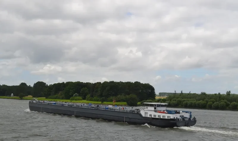 ZUIDZEE Tanker IMO 9309057 photo 10