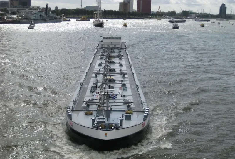 DIFF Tanker IMO 9309758 photo 8