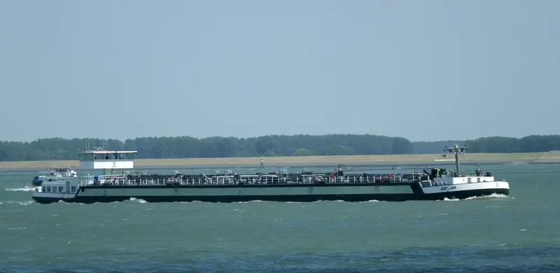 DEJA Tanker IMO 9309796 photo 9