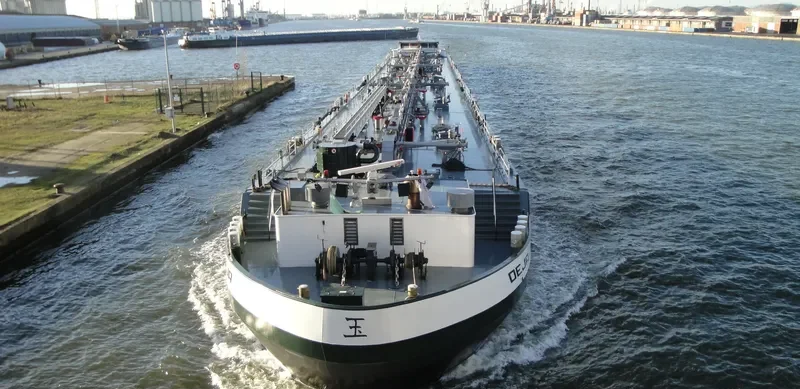 DEJA Tanker IMO 9309796 photo 10