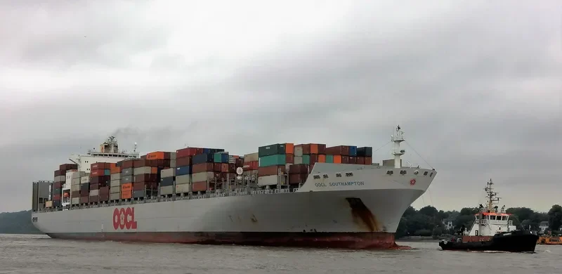OOCL SOUTHAMPTON Container Ship IMO 9310240 photo 9
