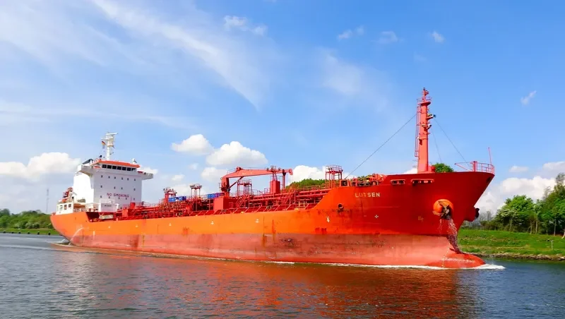LUTSEN Tanker IMO 9311646 photo 5