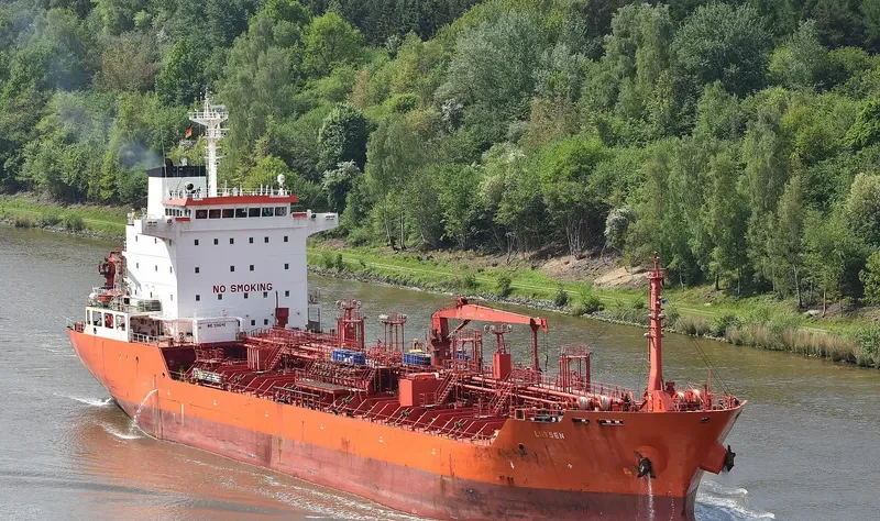 LUTSEN Tanker IMO 9311646 photo 7