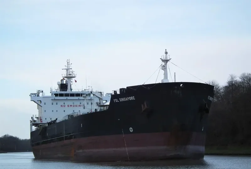 FSL SINGAPORE Tanker IMO 9311725 photo 4