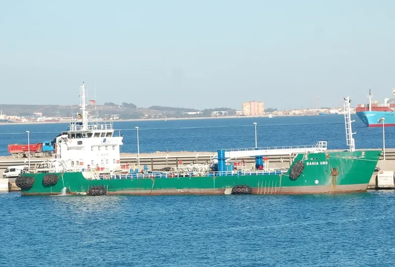 BAHIA UNO Tanker IMO 9312274 photo 4