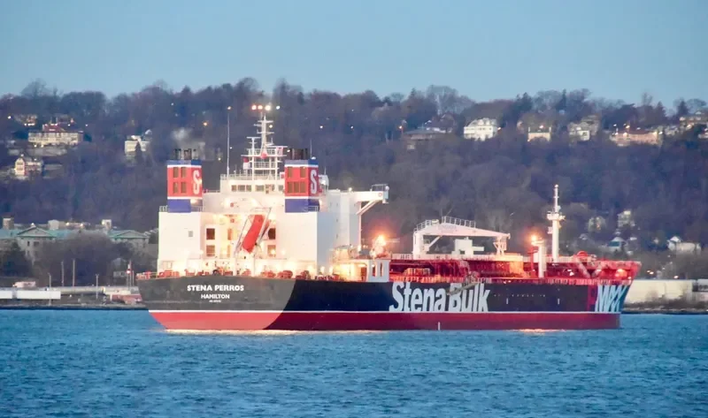 STENA PERROS Tanker IMO 9312456 photo 2