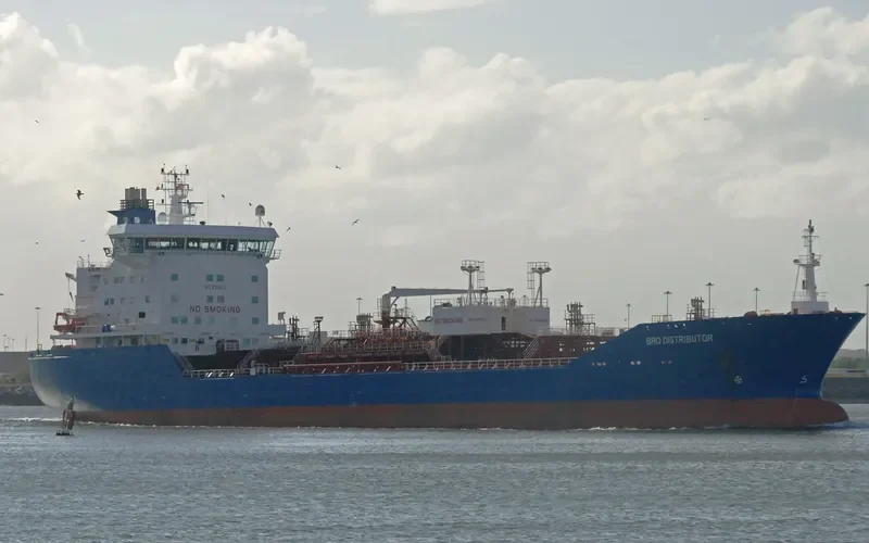 BRO DISTRIBUTOR Tanker IMO 9313113 photo 8