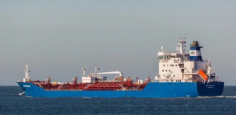 BRO DEVELOPER Tanker IMO 9313125 photo 10